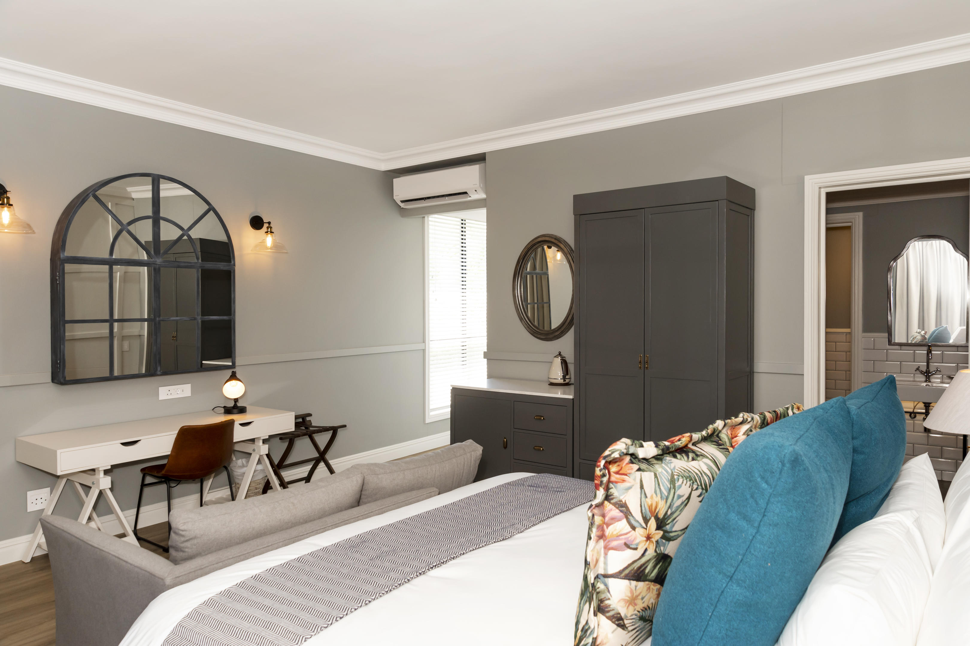 The Weinberg thumbnail 3